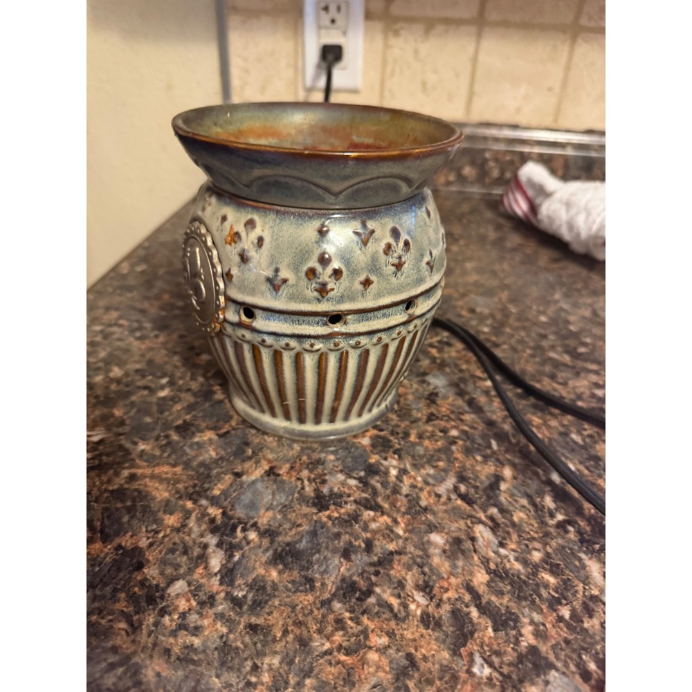 Scentsy Fleur De Lis Electric Wax Warmer Blue Bronze Ceramic‎ Fragrance Lamp